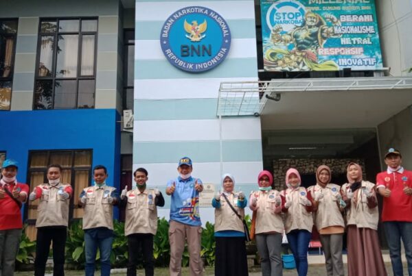 AKSI BAGI - BAGI MASKER GRATIS OLEH RELAWAN ANTI NARKOBA DAN BNNK NGANJUK