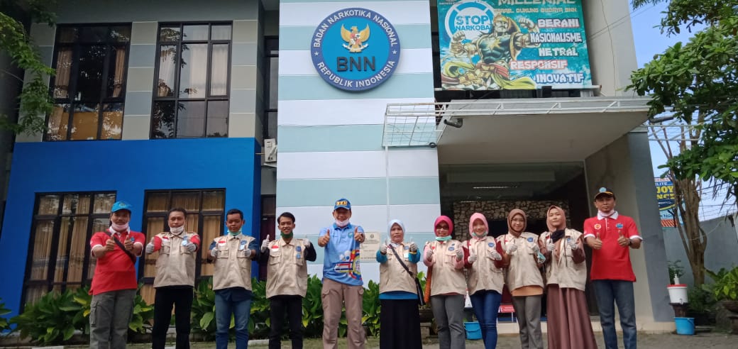 AKSI BAGI - BAGI MASKER GRATIS OLEH RELAWAN ANTI NARKOBA DAN BNNK NGANJUK AKSI BAGI - BAGI MASKER GRATIS OLEH RELAWAN ANTI NARKOBA DAN BNNK NGANJUK