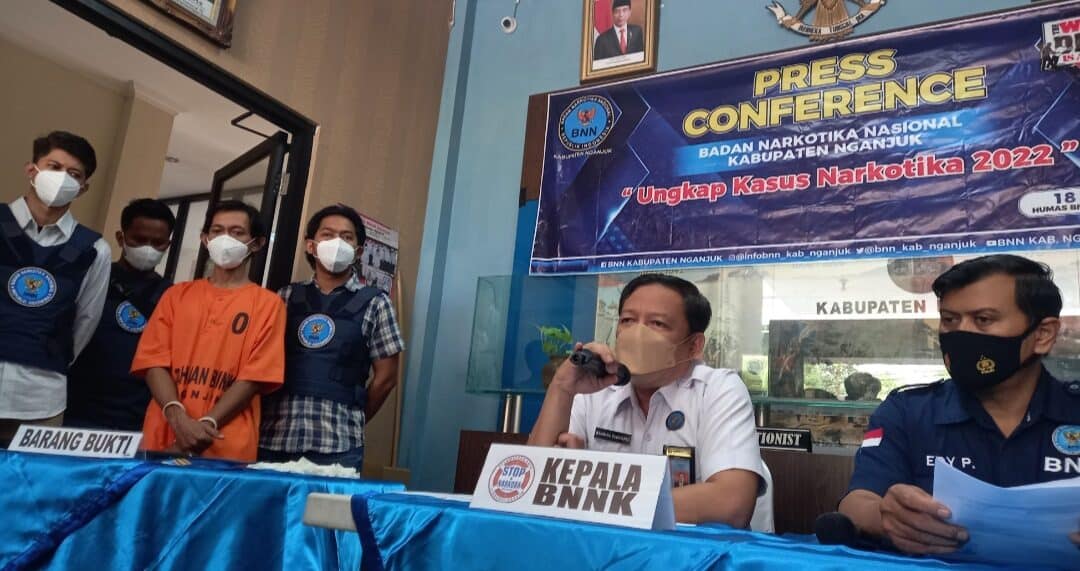 BNNK NGANJUK MELAKUKAN PRESS RELEASE UNGKAP KASUS PEREDARAN GELAP NARKOTIKA GOLONGAN I JENIS AMPHETAMINE BNNK NGANJUK MELAKUKAN PRESS RELEASE UNGKAP KASUS PEREDARAN GELAP NARKOTIKA GOLONGAN I JENIS AMPHETAMINE